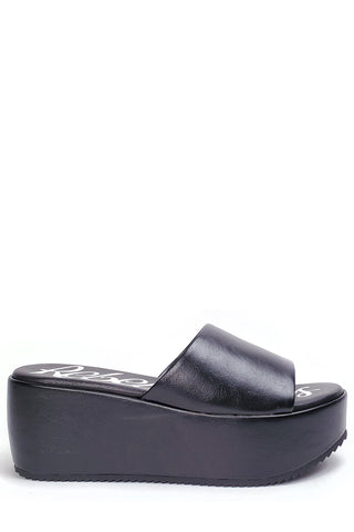 Lily Black 1